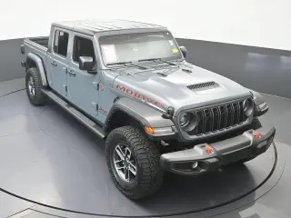 Jeep Gladiator 2024 4x4 Mojave 4 puertas Crew Cab 5.0 pies. SB