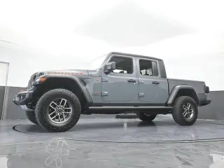 Jeep Gladiator 2024 4x4 Mojave 4 puertas Crew Cab 5.0 pies. SB