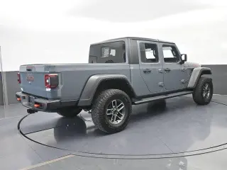 Jeep Gladiator 2024 4x4 Mojave 4 puertas Crew Cab 5.0 pies. SB