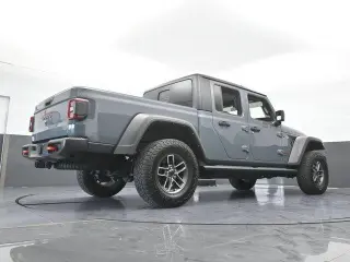 Jeep Gladiator 2024 4x4 Mojave 4 puertas Crew Cab 5.0 pies. SB