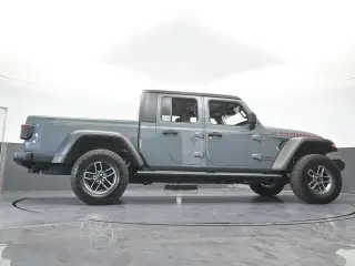 Jeep Gladiator 2024 4x4 Mojave 4 puertas Crew Cab 5.0 pies. SB