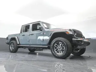 Jeep Gladiator 2024 4x4 Mojave 4 puertas Crew Cab 5.0 pies. SB