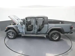 Jeep Gladiator 2024 4x4 Mojave 4 puertas Crew Cab 5.0 pies. SB