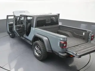 Jeep Gladiator 2024 4x4 Mojave 4 puertas Crew Cab 5.0 pies. SB