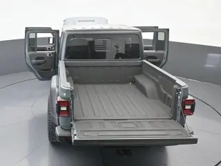 Jeep Gladiator 2024 4x4 Mojave 4 puertas Crew Cab 5.0 pies. SB