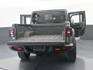 Jeep Gladiator 2024 4x4 Mojave 4 puertas Crew Cab 5.0 pies. SB