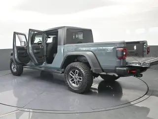 Jeep Gladiator 2024 4x4 Mojave 4 puertas Crew Cab 5.0 pies. SB