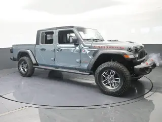 Jeep Gladiator 2024 4x4 Mojave 4 puertas Crew Cab 5.0 pies. SB