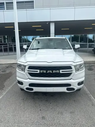 Ram 1500 2023 4x2 Big Horn Cabina Crew 4 puertas 5.6 pies. Pickup SB