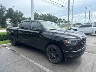 Ram 1500 2024 4x2 Big Horn 4 puertas Cabina Crew 5.6 pies. SB Pickup