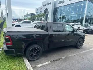 Ram 1500 2024 4x2 Big Horn 4 puertas Cabina Crew 5.6 pies. SB Pickup