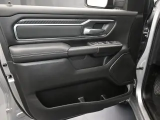 Ram 1500 2025 4x4 Big Horn 4 puertas Cabina Crew 5.6 ft. Pickup SB