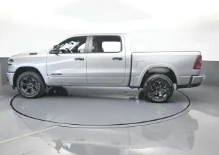 Ram 1500 2025 4x4 Big Horn 4 puertas Cabina Crew 5.6 ft. Pickup SB