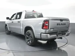 Ram 1500 2025 4x4 Big Horn 4 puertas Cabina Crew 5.6 ft. Pickup SB