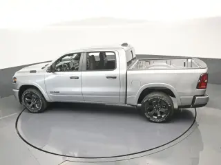 Ram 1500 2025 4x4 Big Horn 4 puertas Cabina Crew 5.6 ft. Pickup SB
