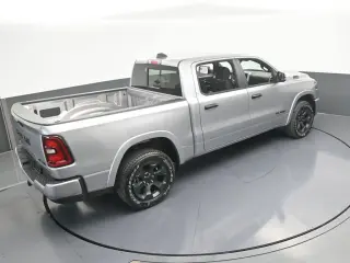 Ram 1500 2025 4x4 Big Horn 4 puertas Cabina Crew 5.6 ft. Pickup SB