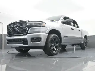 Ram 1500 2025 4x4 Big Horn 4 puertas Cabina Crew 5.6 ft. Pickup SB