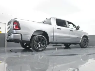Ram 1500 2025 4x4 Big Horn 4 puertas Cabina Crew 5.6 ft. Pickup SB
