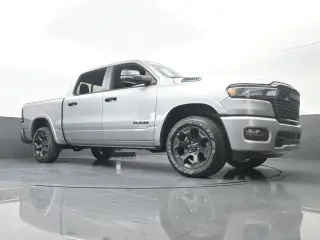 Ram 1500 2025 4x4 Big Horn 4 puertas Cabina Crew 5.6 ft. Pickup SB
