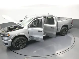 Ram 1500 2025 4x4 Big Horn 4 puertas Cabina Crew 5.6 ft. Pickup SB