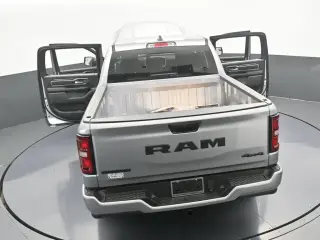 Ram 1500 2025 4x4 Big Horn 4 puertas Cabina Crew 5.6 ft. Pickup SB