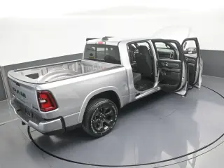 Ram 1500 2025 4x4 Big Horn 4 puertas Cabina Crew 5.6 ft. Pickup SB