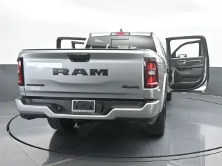 Ram 1500 2025 4x4 Big Horn 4 puertas Cabina Crew 5.6 ft. Pickup SB