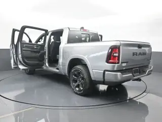 Ram 1500 2025 4x4 Big Horn 4 puertas Cabina Crew 5.6 ft. Pickup SB