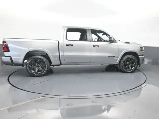 Ram 1500 2025 4x4 Big Horn 4 puertas Cabina Crew 5.6 ft. Pickup SB