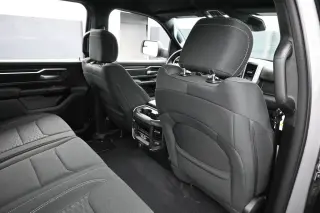 Ram 1500 2025 4x4 Big Horn 4 puertas Cabina Crew 5.6 pies. Pickup SB