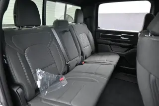 Ram 1500 2025 4x4 Big Horn 4 puertas Cabina Crew 5.6 pies. Pickup SB