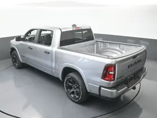 Ram 1500 2025 4x4 Big Horn 4 puertas Cabina Crew 5.6 pies. Pickup SB