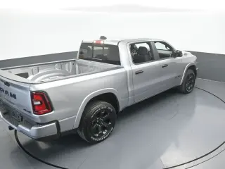 Ram 1500 2025 4x4 Big Horn 4 puertas Cabina Crew 5.6 pies. Pickup SB