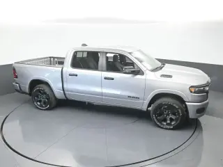 Ram 1500 2025 4x4 Big Horn 4 puertas Cabina Crew 5.6 pies. Pickup SB