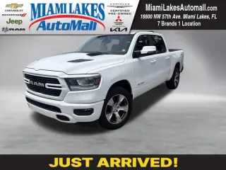 Ram 1500 2023 4x4 Laramie Cabina Crew 4 puertas 5.6 pies. Pickup SB
