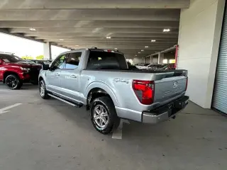Ford F-150 2025 4x4 XLT 4 puertas SuperCrew 5.5 pies SB
