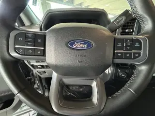 Ford F-150 2025 4x4 XLT 4 puertas SuperCrew 5.5 pies SB