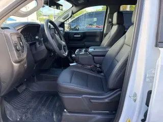 Chevrolet Silverado 1500 2026 4x2 Work Truck 4 puertas Cabina Crew 1.98 m (6.6 pies) caja corta