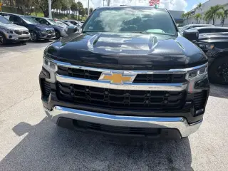 Chevrolet Silverado 1500 2024 4x2 LT 4 puertas Cabina Crew 5.8 pies. SB