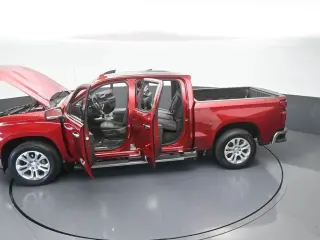 Chevrolet Silverado 1500 2024 4x2 LTZ 4 puertas Cabina Crew 5.8 ft. SB
