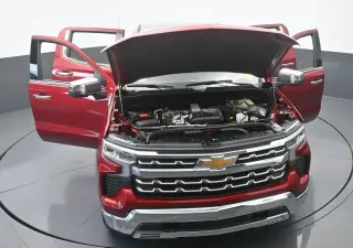 Chevrolet Silverado 1500 2024 4x2 LTZ 4 puertas Cabina Crew 5.8 ft. SB