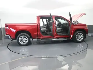 Chevrolet Silverado 1500 2024 4x2 LTZ 4 puertas Cabina Crew 5.8 ft. SB