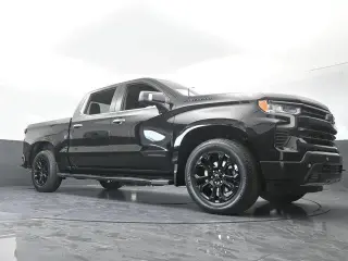 Chevrolet Silverado 1500 2022 4x2 LTZ 4 puertas Cabina Crew 5.8 pies. Caja corta