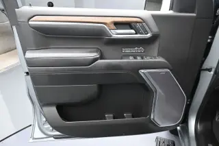 Chevrolet Silverado 1500 2023 4x4 High Country 4 puertas Cabina Crew 5.8 pies. Caja corta