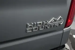 Chevrolet Silverado 1500 2023 4x4 High Country 4 puertas Cabina Crew 5.8 pies. Caja corta