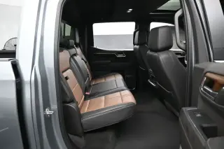 Chevrolet Silverado 1500 2023 4x4 High Country 4 puertas Cabina Crew 5.8 pies. Caja corta