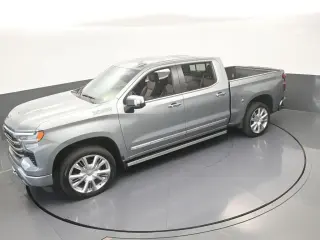 Chevrolet Silverado 1500 2023 4x4 High Country 4 puertas Cabina Crew 5.8 pies. Caja corta