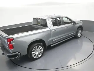 Chevrolet Silverado 1500 2023 4x4 High Country 4 puertas Cabina Crew 5.8 pies. Caja corta