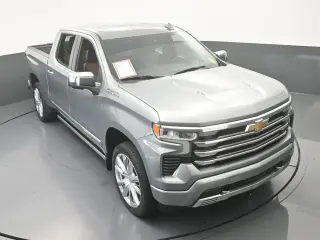 Chevrolet Silverado 1500 2023 4x4 High Country 4 puertas Cabina Crew 5.8 pies. Caja corta