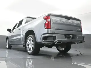 Chevrolet Silverado 1500 2023 4x4 High Country 4 puertas Cabina Crew 5.8 pies. Caja corta